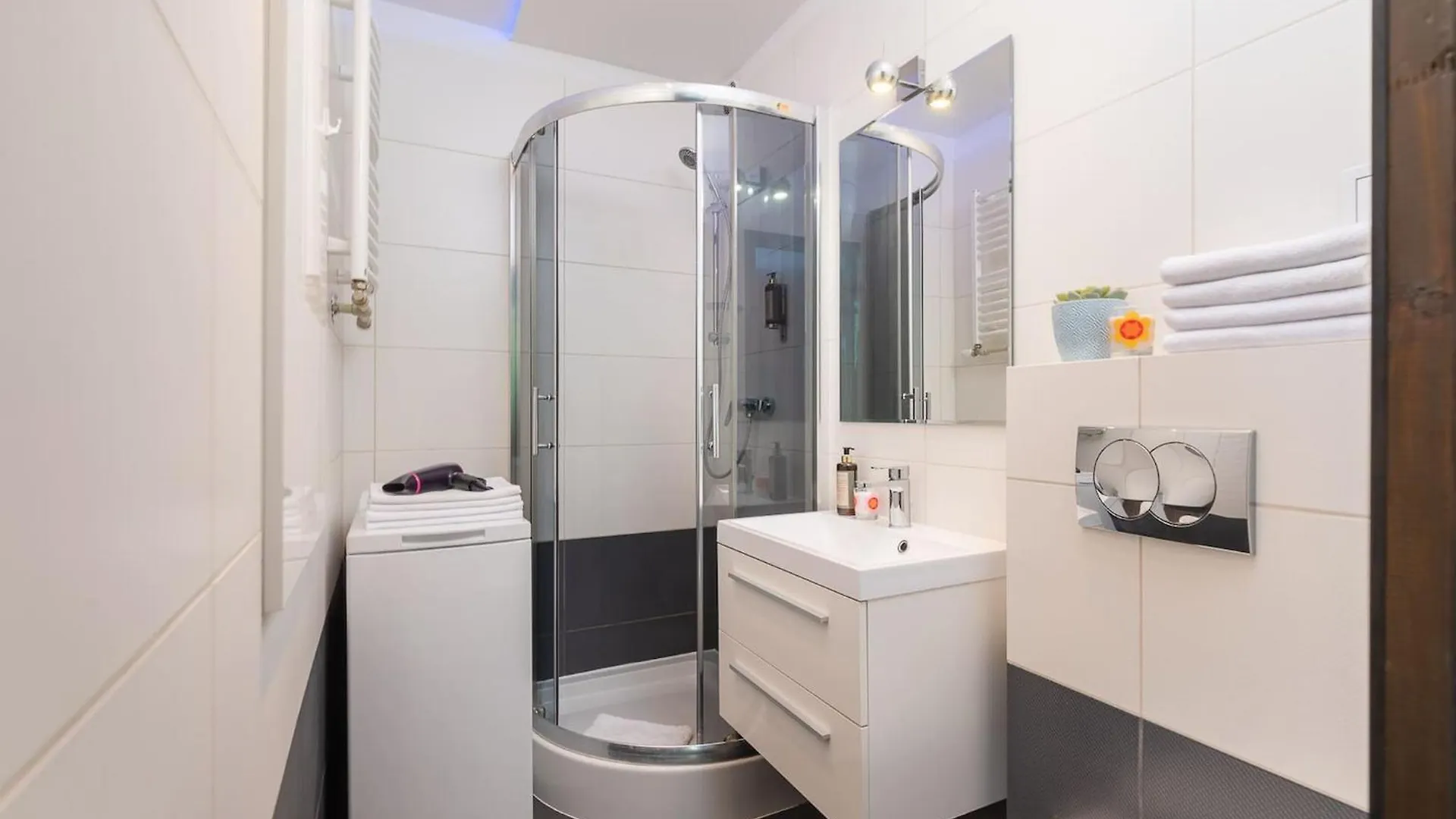 Rent Like Home - Nowolipki 9A Warsaw 0*,
